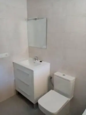 Un baño de Casa Julio, bonita casa cómoda y espaciosa, totalmente reformada con terraza y jardin privado