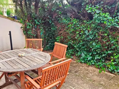Jardín al aire libre en Apartamentos Jaca Ciudadela 3000