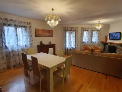 Una televisión o centro de entretenimiento en Apartamento Marboré