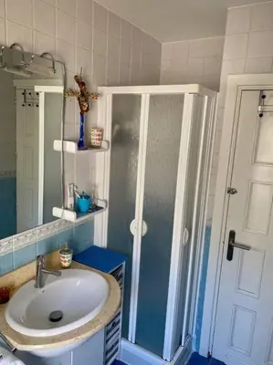 Un baño de Acogedor y céntrico apartamento en Jaca - Wifi