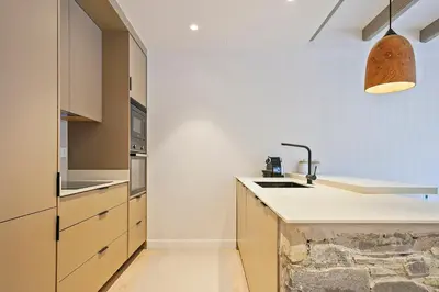 Una cocina o zona de cocina en Luderna - Apartamento con terraza Bonaigua B3 Toran