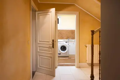 Plano de CASA CON PISCINA EN EL CENTRO
