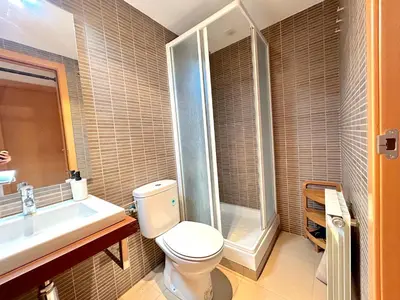 Un baño de Apartament de disseny rústic amb vistes by RURAL D'ÀNEU