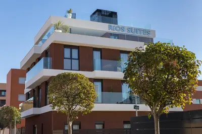 Edificio en el que se encuentra el apartahotel