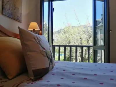 Cama o camas de una habitación en Lujo y vistas - hidromasaje, fuego y piscina en la montaña - Herbasabina 5