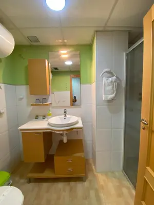 Un baño de Apartamentos Alcañiz, Santa María, 3