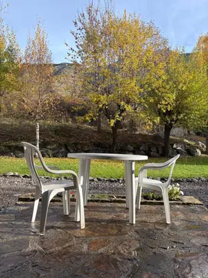 Jardín al aire libre en Chimenea y jardín- Calideza y espacio en la planta baja - Besiberri 11