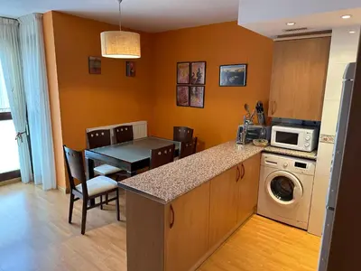 Una cocina o zona de cocina en BIESCAS Todas las comodidades y más GAS, GARAJE , TRASTERO, CENTRO, WIFI,