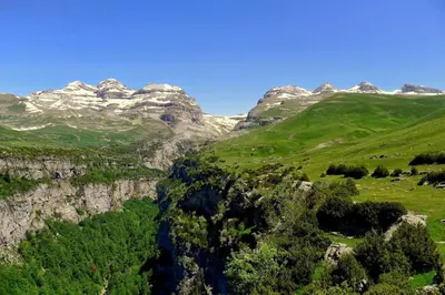 Paisaje cerca of this country house