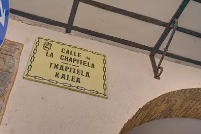 Certificado, premio, señal o documento que está expuesto en La Chapitela 7 by Clabao