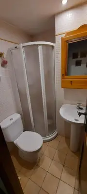Un baño de Apto. Edificio Lysandra, Anciles