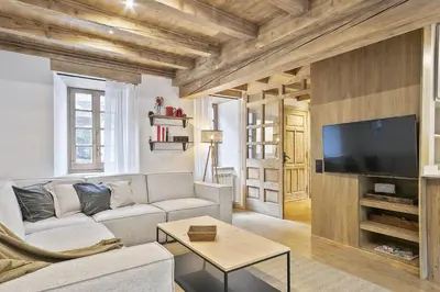 Una televisión o centro de entretenimiento en Luderna - Casa con terraza Codorna