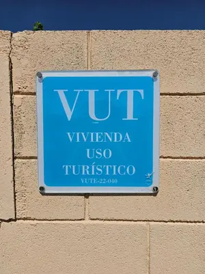 Certificado, premio, señal o documento que está expuesto en Chalet Marina