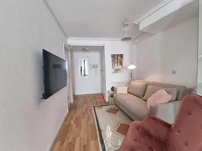 Una televisión o centro de entretenimiento en El Rincón del Alba