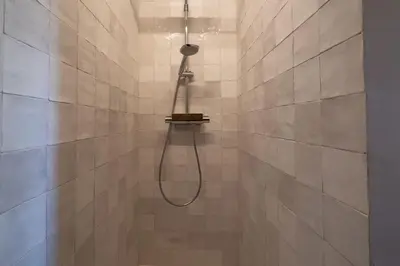 Un baño de Torre Lolita - House in Lleida for 8 with pool and tennis court