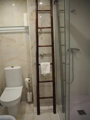 Un baño de Alojamientos Acella