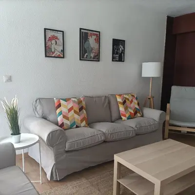 Zona de estar de Funcional y renovado apartamento en Iturrama