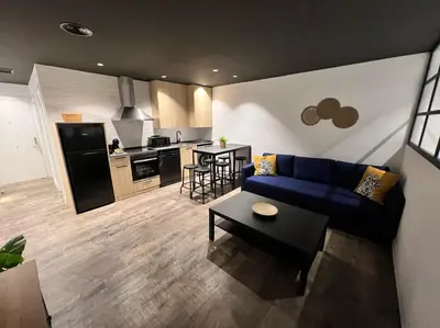 Una cocina o zona de cocina en Apartamenticos El Tubo I