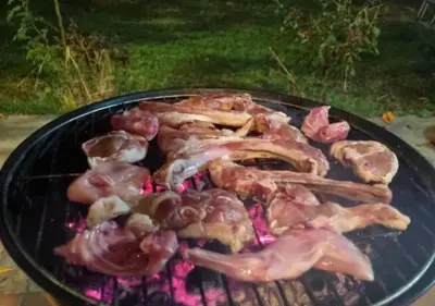 Barbacoa disponible para clientes en el apartamento