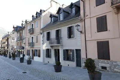 El barrio de los alrededores o un barrio cerca de este chalet de montaña