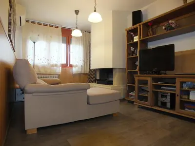 Una televisión o centro de entretenimiento en La Llar de Peramola