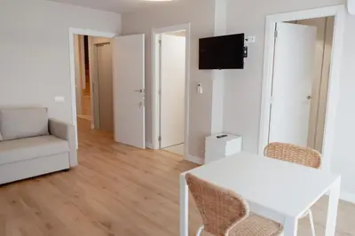 Una televisión o centro de entretenimiento en LA CASA del TOMÀS