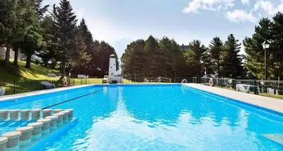 Piscina en o cerca de Apartamentos Baladrias Formigal Centro - Recién Reformado