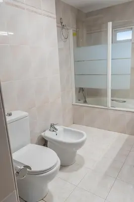 Un baño de Coqueto apartamento 2 dormitorios