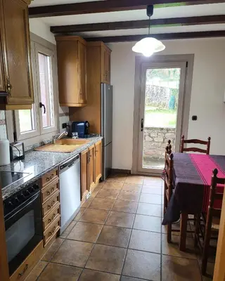 Una cocina o zona de cocina en Casa Rural Larraldea