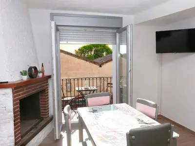 Una televisión o centro de entretenimiento en El Portal del Somontano ESTADILLA