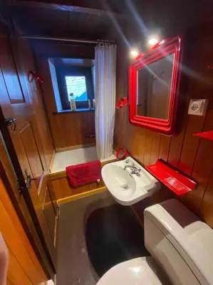 Un baño de Casa TOP para 14 personas en Garós, Ideal esquí