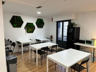 Una cocina o zona de cocina en Hostal Zaragoza Centro