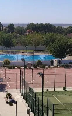 Piscina en o cerca de Las casitas del Gallego
