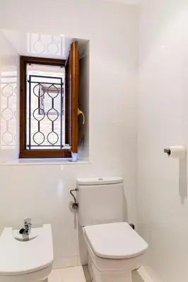 Un baño de Casa Luis - APARTAMENTO con JARDÍN PRIVADO en los PIRINEOS
