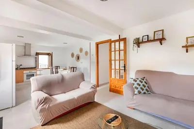 Una cocina o zona de cocina en Casa Luis - APARTAMENTO con JARDÍN PRIVADO en los PIRINEOS