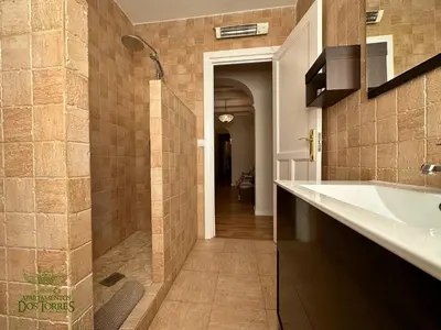 Un baño de Dos Torres Valinor - Plaza del Pilar