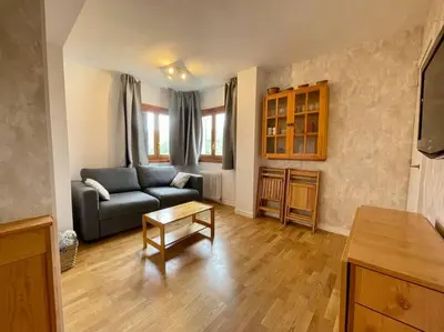 Zona de estar de Acogedor Apartamento de 2 dormitorios con plaza de garaje
