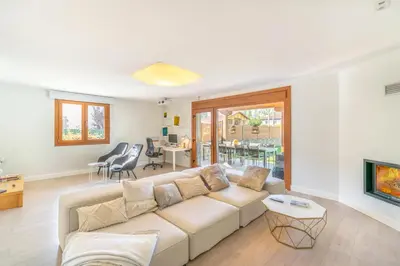 Zona de estar de Acogedora casa rural con jardín próxima a Pamplona