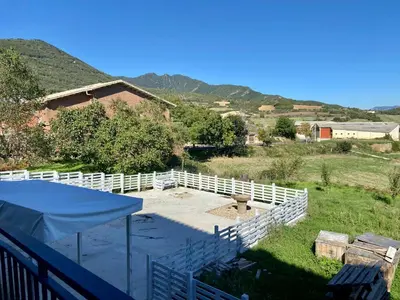 Vista general de una montaña o vista desde the country house