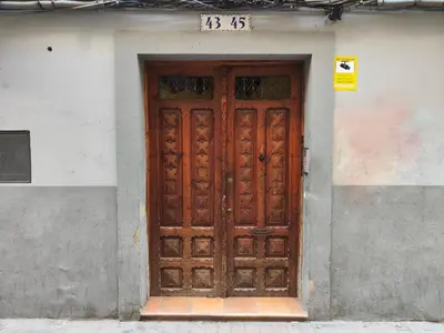 Plano de Piso en el Centro de Zaragoza, Parking GRATIS, Check-in 24h