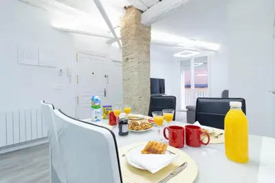 Comida en o cerca de este apartamento