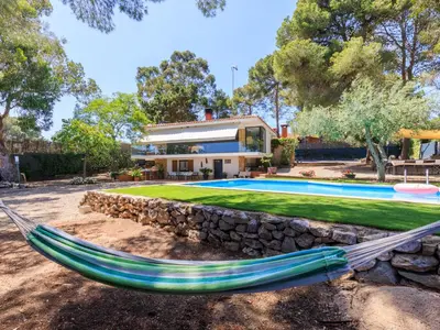 Piscina en o cerca de CHEZ ADELA