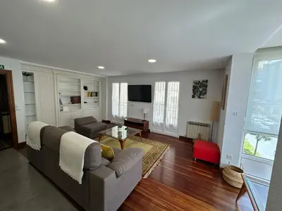 Una televisión o centro de entretenimiento en Precioso apartamento en el corazón de Elizondo