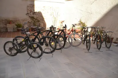 Montar en bicicleta en La Casa de las Aldeas o alrededores