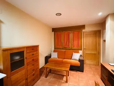 Una televisión o centro de entretenimiento en Pirineos como en casa 2