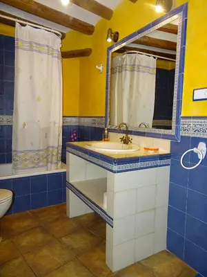 Un baño de Casa L'Apargatero
