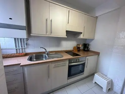 Una cocina o zona de cocina en Aspen - By CARDI Suites