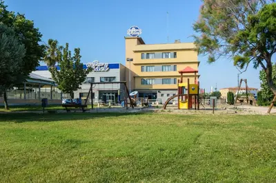 Zona de juegos infantil en Hospedium Hotel Don Fidel
