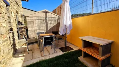 Un patio o zona al aire libre en CASA COTIELLA RAÑIN