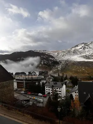 Vista general de una montaña o vista desde el apartamento